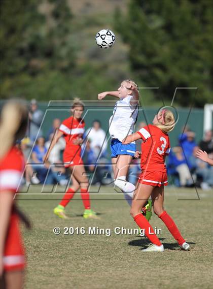 Thumbnail 3 in Tesoro vs. Santa Margarita (CIF SoCal Regional D1 Final) photogallery.