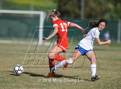 Thumbnail 2 in Tesoro vs. Santa Margarita (CIF SoCal Regional D1 Final) photogallery.