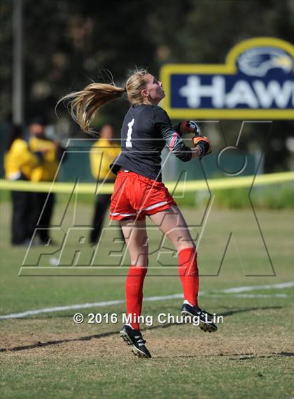 Thumbnail 2 in Tesoro vs. Santa Margarita (CIF SoCal Regional D1 Final) photogallery.
