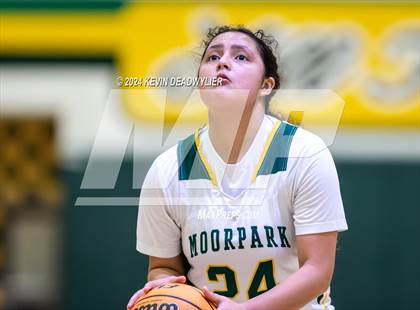 Thumbnail 3 in Camarillo @ Moorpark photogallery.
