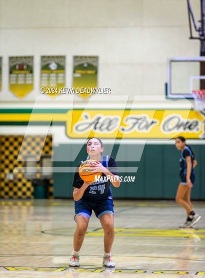 Thumbnail 1 in Camarillo @ Moorpark photogallery.