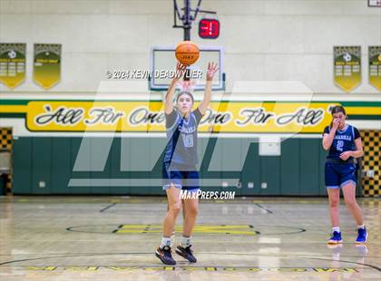 Thumbnail 2 in Camarillo @ Moorpark photogallery.