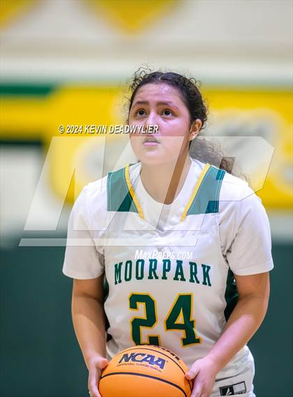 Thumbnail 2 in Camarillo @ Moorpark photogallery.