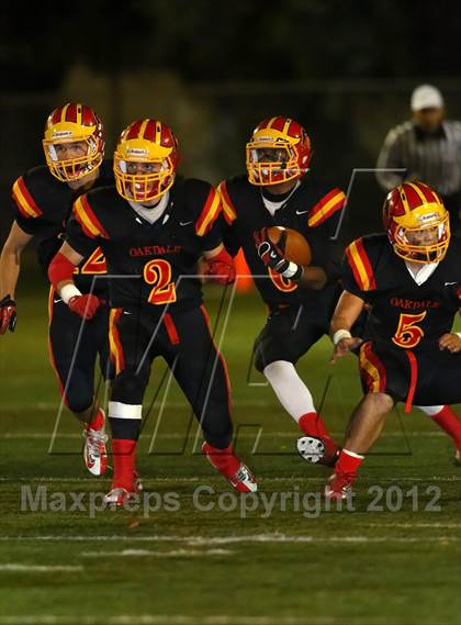 Thumbnail 3 in Oakdale vs. Vista del Lago (CIF SJS D3 Final) photogallery.