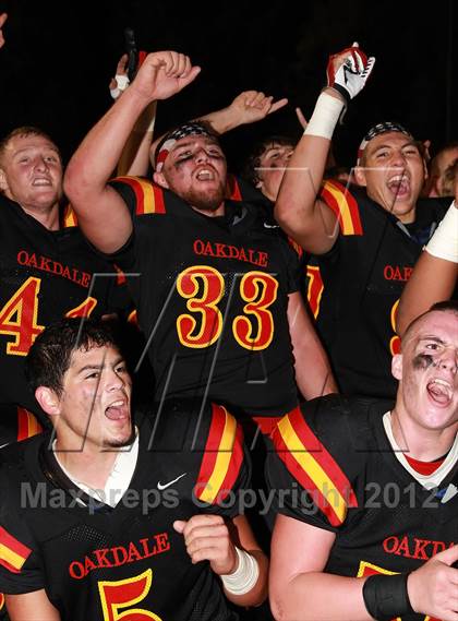 Thumbnail 2 in Oakdale vs. Vista del Lago (CIF SJS D3 Final) photogallery.