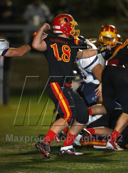 Thumbnail 3 in Oakdale vs. Vista del Lago (CIF SJS D3 Final) photogallery.
