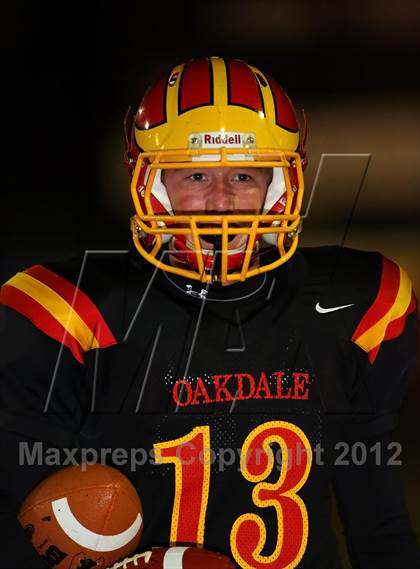 Thumbnail 2 in Oakdale vs. Vista del Lago (CIF SJS D3 Final) photogallery.