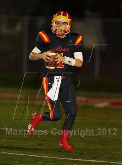 Thumbnail 3 in Oakdale vs. Vista del Lago (CIF SJS D3 Final) photogallery.