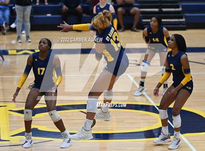 Thumbnail 3 in Cypress Ranch vs Cypress Woods photogallery.