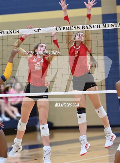 Thumbnail 2 in Cypress Ranch vs Cypress Woods photogallery.