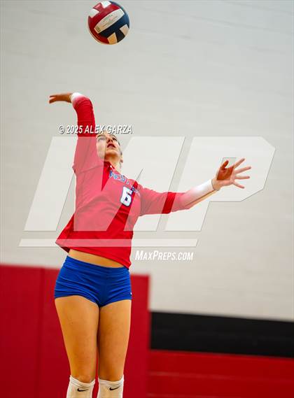 Thumbnail 2 in Canyon vs. Westlake photogallery.