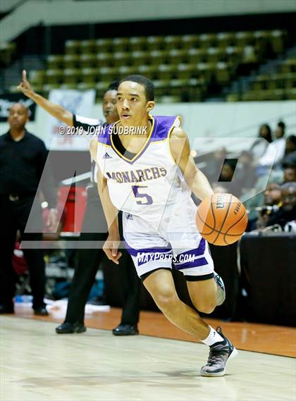 Thumbnail 2 in I.C. Norcom vs Menchville  (Iverson Holiday Crossover Showcase) photogallery.