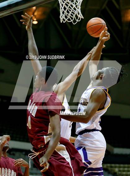 Thumbnail 2 in I.C. Norcom vs Menchville  (Iverson Holiday Crossover Showcase) photogallery.