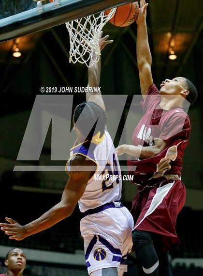 Thumbnail 2 in I.C. Norcom vs Menchville  (Iverson Holiday Crossover Showcase) photogallery.