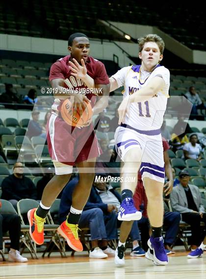 Thumbnail 2 in I.C. Norcom vs Menchville  (Iverson Holiday Crossover Showcase) photogallery.