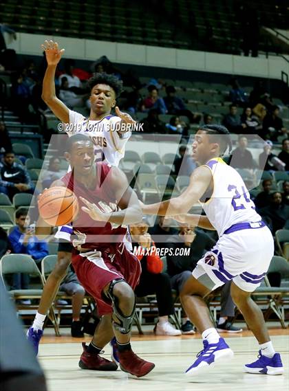 Thumbnail 2 in I.C. Norcom vs Menchville  (Iverson Holiday Crossover Showcase) photogallery.