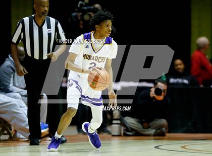 Thumbnail 2 in I.C. Norcom vs Menchville  (Iverson Holiday Crossover Showcase) photogallery.