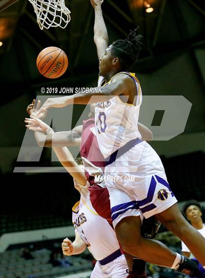 Thumbnail 2 in I.C. Norcom vs Menchville  (Iverson Holiday Crossover Showcase) photogallery.