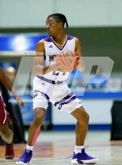 Thumbnail 2 in I.C. Norcom vs Menchville  (Iverson Holiday Crossover Showcase) photogallery.