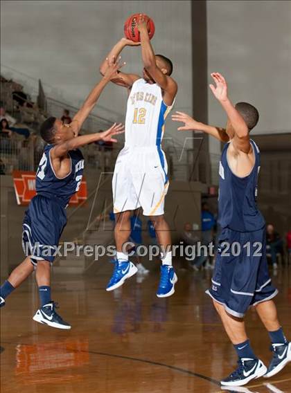 Thumbnail 3 in Richland vs. King (Whataburger Tournament) photogallery.