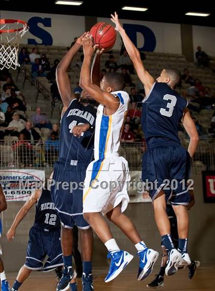 Thumbnail 1 in Richland vs. King (Whataburger Tournament) photogallery.