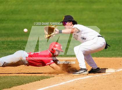 Thumbnail 2 in Mater Dei vs. Foothill (CIF-SS D2 Quarterfinal) photogallery.