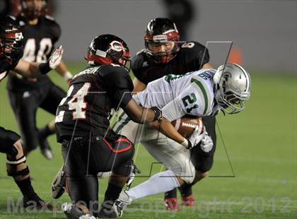 Thumbnail 1 in De La Salle vs. Centennial (CIF State Open Final) photogallery.