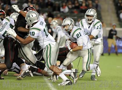 Thumbnail 1 in De La Salle vs. Centennial (CIF State Open Final) photogallery.