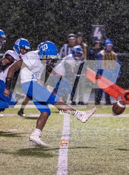 Thumbnail 2 in Indianapolis Shortridge @ Indianapolis Bishop Chatard (IHSAA 4A Sectional semi-final) photogallery.
