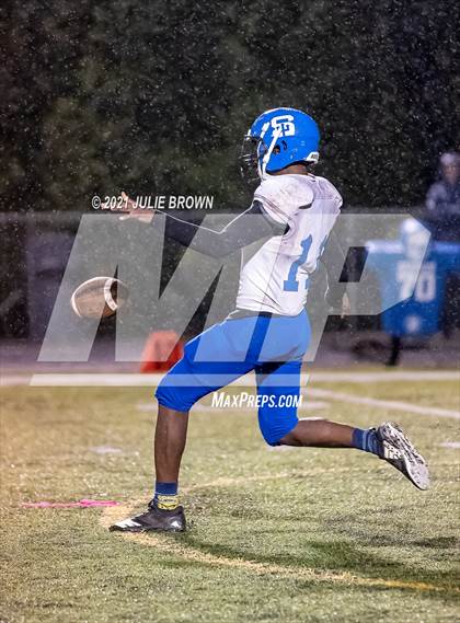 Thumbnail 3 in Indianapolis Shortridge @ Indianapolis Bishop Chatard (IHSAA 4A Sectional semi-final) photogallery.