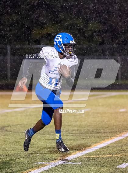 Thumbnail 2 in Indianapolis Shortridge @ Indianapolis Bishop Chatard (IHSAA 4A Sectional semi-final) photogallery.