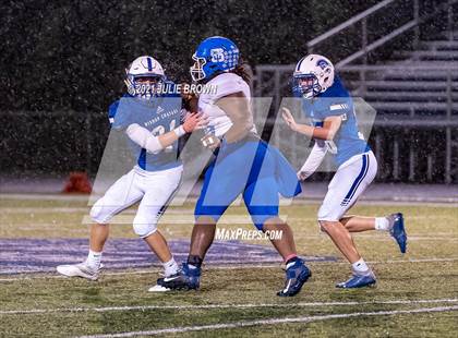 Thumbnail 2 in Indianapolis Shortridge @ Indianapolis Bishop Chatard (IHSAA 4A Sectional semi-final) photogallery.