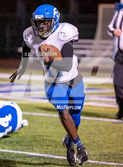 Thumbnail 2 in Indianapolis Shortridge @ Indianapolis Bishop Chatard (IHSAA 4A Sectional semi-final) photogallery.