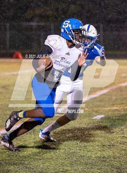 Thumbnail 3 in Indianapolis Shortridge @ Indianapolis Bishop Chatard (IHSAA 4A Sectional semi-final) photogallery.
