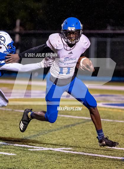 Thumbnail 2 in Indianapolis Shortridge @ Indianapolis Bishop Chatard (IHSAA 4A Sectional semi-final) photogallery.