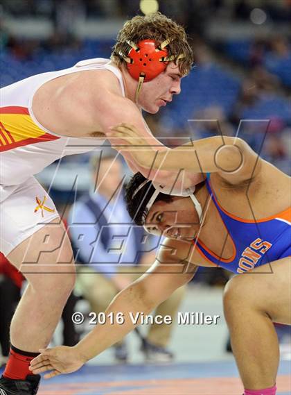 Thumbnail 2 in WIAA 3A 285 LB Championship photogallery.