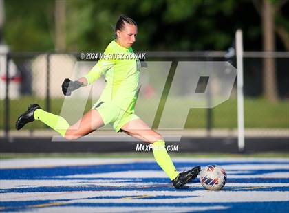 Thumbnail 1 in Rochester vs Stoney Creek (MHSAA D1 District Payoff) photogallery.