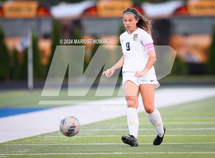Thumbnail 1 in Rochester vs Stoney Creek (MHSAA D1 District Payoff) photogallery.