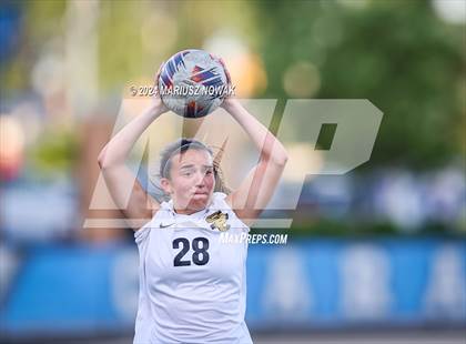 Thumbnail 3 in Rochester vs Stoney Creek (MHSAA D1 District Payoff) photogallery.