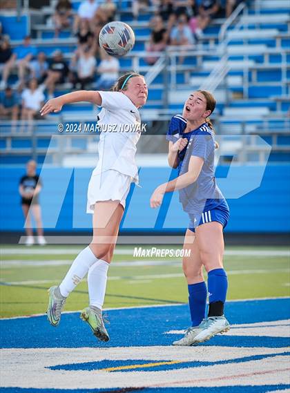 Thumbnail 3 in Rochester vs Stoney Creek (MHSAA D1 District Payoff) photogallery.