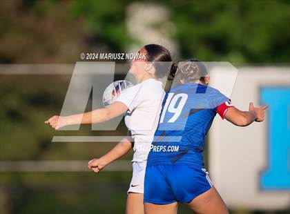 Thumbnail 1 in Rochester vs Stoney Creek (MHSAA D1 District Payoff) photogallery.