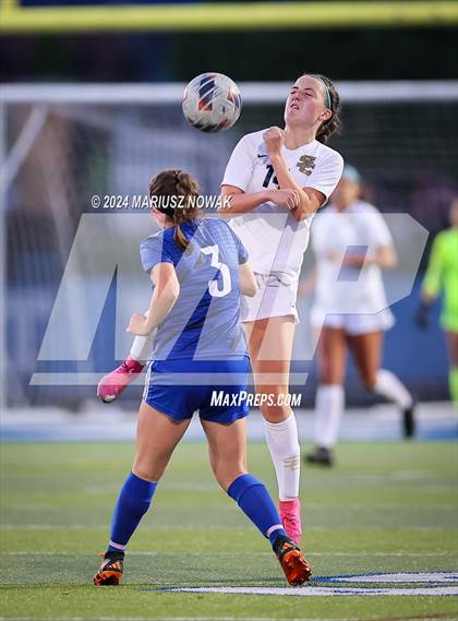 Thumbnail 2 in Rochester vs Stoney Creek (MHSAA D1 District Payoff) photogallery.