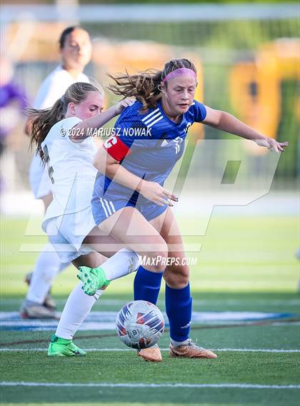 Thumbnail 2 in Rochester vs Stoney Creek (MHSAA D1 District Payoff) photogallery.