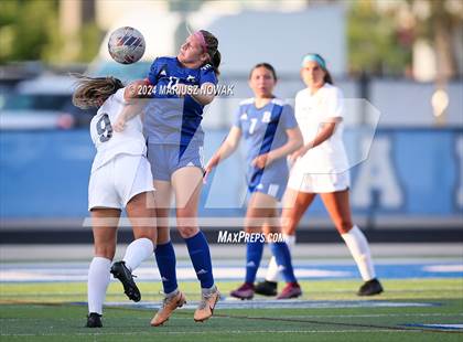 Thumbnail 3 in Rochester vs Stoney Creek (MHSAA D1 District Payoff) photogallery.