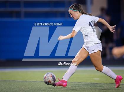 Thumbnail 2 in Rochester vs Stoney Creek (MHSAA D1 District Payoff) photogallery.