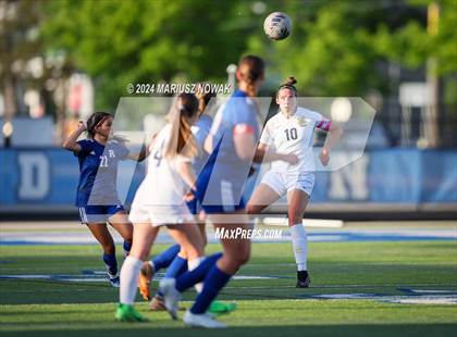 Thumbnail 2 in Rochester vs Stoney Creek (MHSAA D1 District Payoff) photogallery.