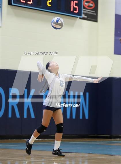 Thumbnail 3 in Washington-Lee @ Yorktown photogallery.