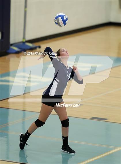 Thumbnail 3 in Washington-Lee @ Yorktown photogallery.