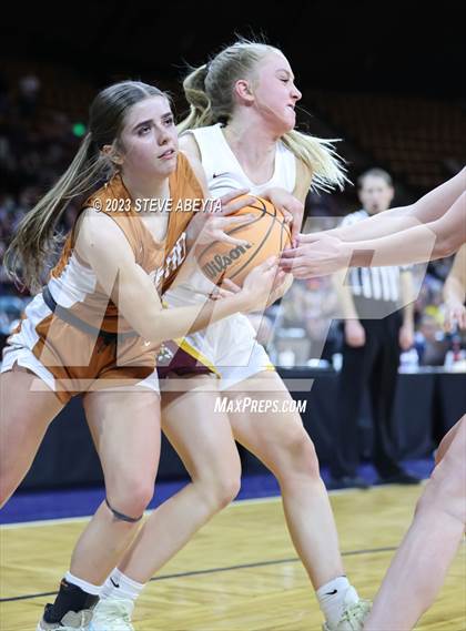 Thumbnail 3 in Windsor vs. Mead (CHSAA 5A Great 8) photogallery.