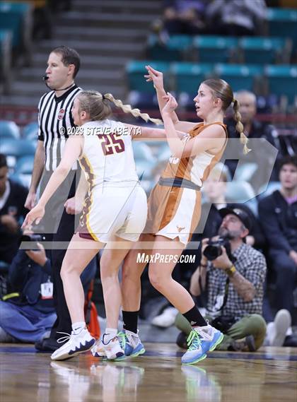 Thumbnail 1 in Windsor vs. Mead (CHSAA 5A Great 8) photogallery.